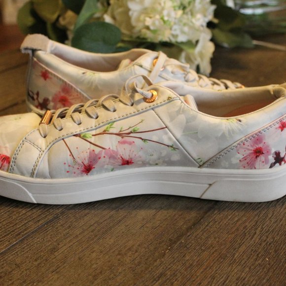 TED BAKER ROULLY ORIENTAL BLOSSOM TENNIS SHOES US 9 EU 40 - Picture 2 of 7